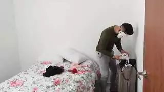 يتسلل الى اخته النائمه و يغتصبها