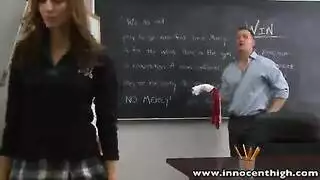 مراهقة سوده