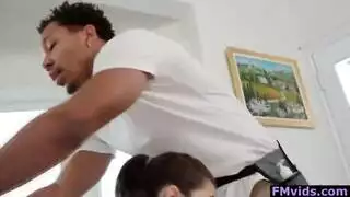 ٧ خدمة معجبين إباحية: كيمبر لين تمص وتضاجع جيسي جيمس