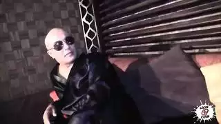 الاب مع بناه