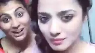 أليندرا المراهقة الأوروبية تتوق لممارسة جنس صارم مع رجل مشعر مثير