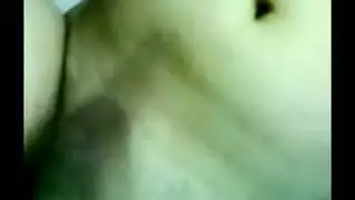 امرأة مصرية ناضجة يتم رفع تنورتها ونيك طيزها بقوة