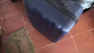 شهوة صريحة: رجل إنجليزي يطلب تيار بول من كس مسلمة مشعر