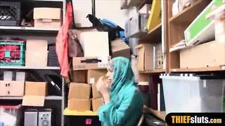 ضابط فاسد يمارس الجنس بقوة مع المجرم العربي المراهق الحريص