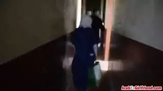 مدربة لياقة عربية في جنس خشن تنتهي بالقذف داخلها