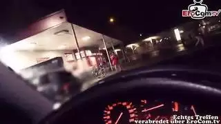 ربة منزل عربية ذات صدر كبير تُقنع بممارسة جنس خشن وقذف على وجهها