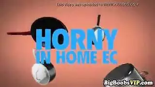 مدلك يمنح صوفي ريان جلسة ضرب شرجي جامحة