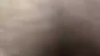 فتاة هندية هاوية تأخذ قضيبًا ضخمًا في فتحتها الضيقة