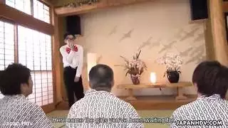 صغيرة ومشعرة، إنها مغناطيس للزب النابض