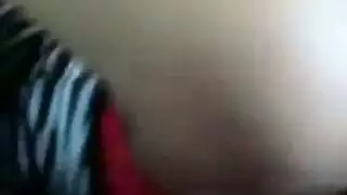  مراهقة شقراء تحشو فرجها بقضيب قاسٍ حتى تنام