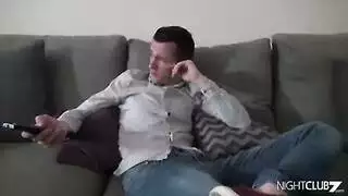 ابن الزوج يسيطر على زوجة الأب الشهوانية باختراق جانبي قوي